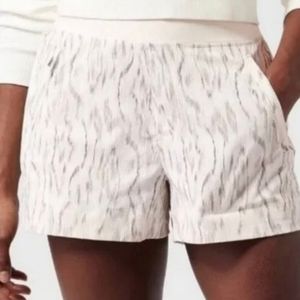 Athleta Trekkie North Shorts - sz 18